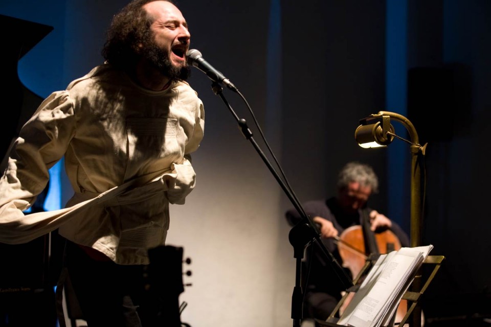 Vinicio Capossela per… antiruggine!